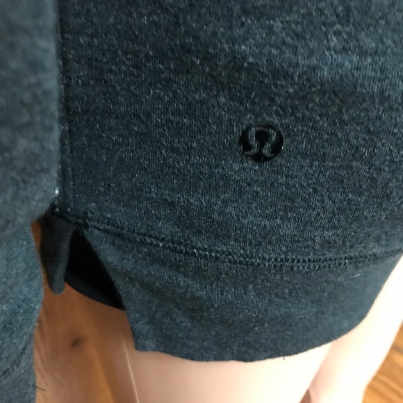 Lululemon Open your Heart long Sleeve II - Reversible black & White Size none - Picture 7 of 13